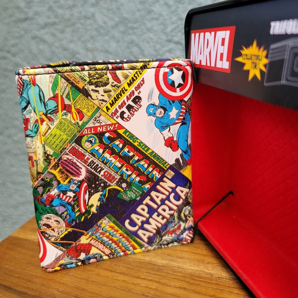 MARVEL Captain America Comic Tri-fold Wallet - Picture 3 of 6
